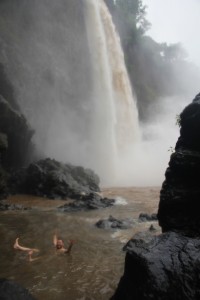 Tijs dans les chutes